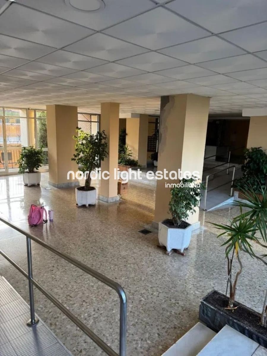 4 soveværelse Lejlighed til salg i Malaga by med garage - € 413.000 (Ref: 9205439)