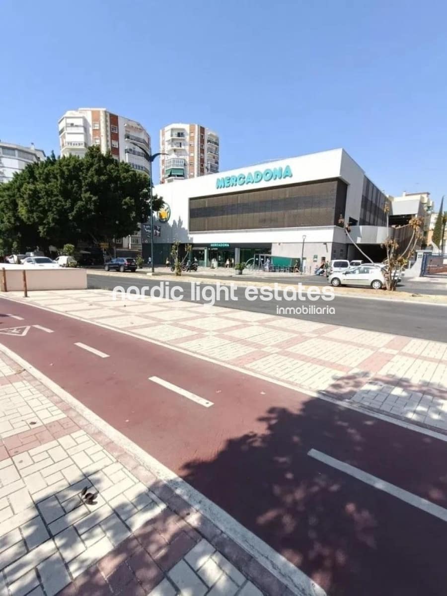 4 soveværelse Lejlighed til salg i Malaga by med garage - € 413.000 (Ref: 9205439)