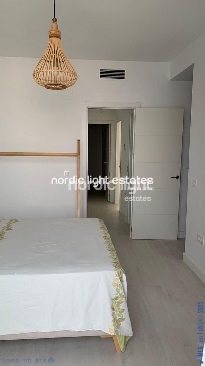 4 soveværelse Semi-Rækkehus til salg i Torre de Benagalbon med swimmingpool garage - € 545.000 (Ref: 9210523)