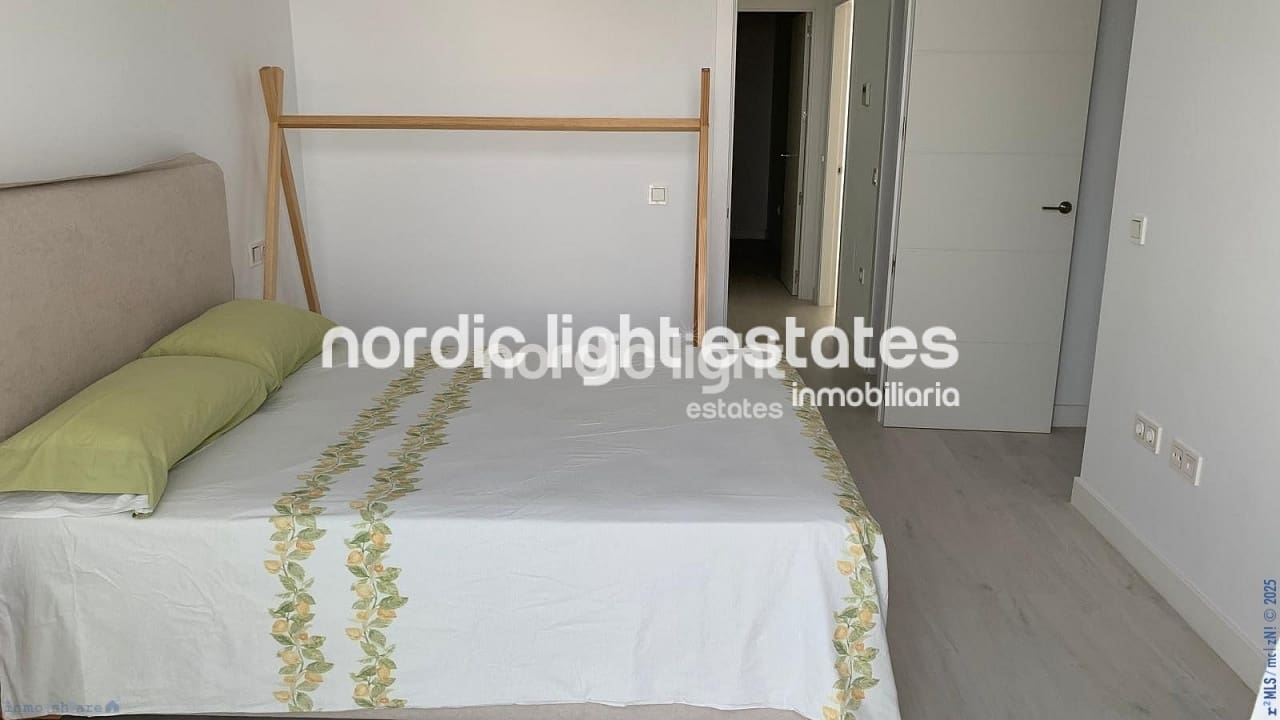 4 soveværelse Semi-Rækkehus til salg i Torre de Benagalbon med swimmingpool garage - € 545.000 (Ref: 9210523)