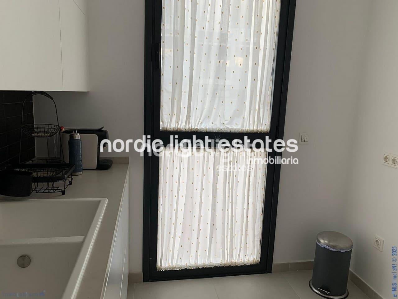 4 soveværelse Semi-Rækkehus til salg i Torre de Benagalbon med swimmingpool garage - € 545.000 (Ref: 9210523)