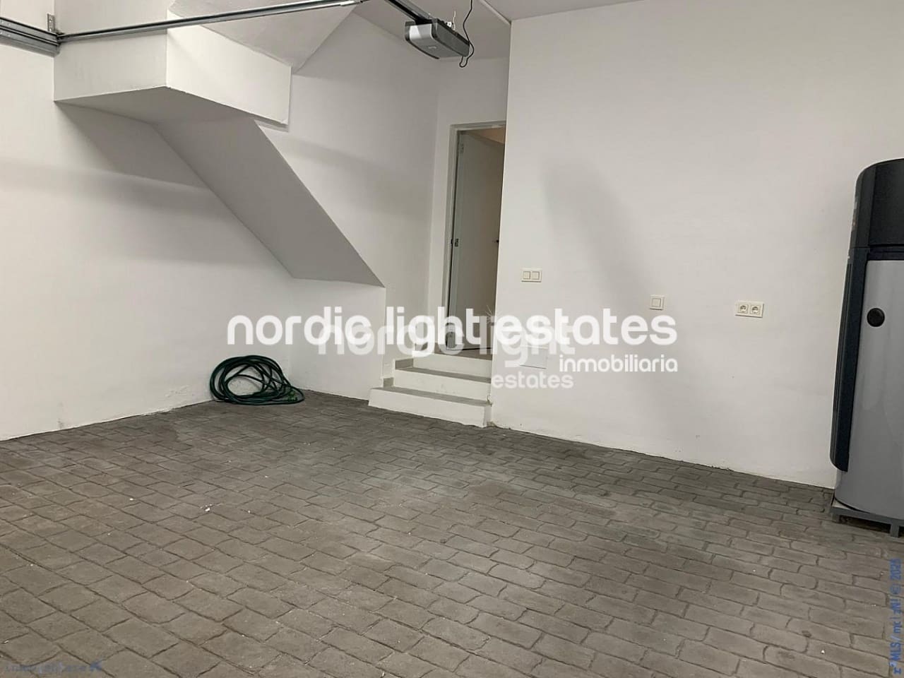 4 soveværelse Semi-Rækkehus til salg i Torre de Benagalbon med swimmingpool garage - € 545.000 (Ref: 9210523)