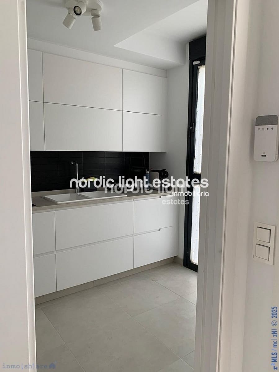 4 soveværelse Semi-Rækkehus til salg i Torre de Benagalbon med swimmingpool garage - € 545.000 (Ref: 9210523)