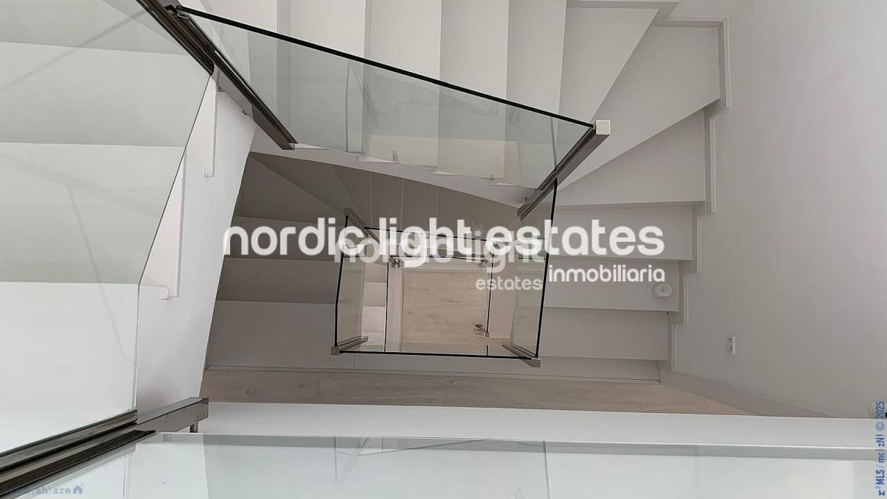 4 soveværelse Semi-Rækkehus til salg i Torre de Benagalbon med swimmingpool garage - € 545.000 (Ref: 9210523)