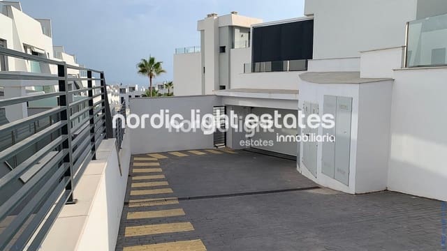 4 soverom Kjedet enebolig til salgs i Torre de Benagalbon, Rincón de la Victoria med svømmebasseng garasje - € 545 000 (Ref: 9210523)