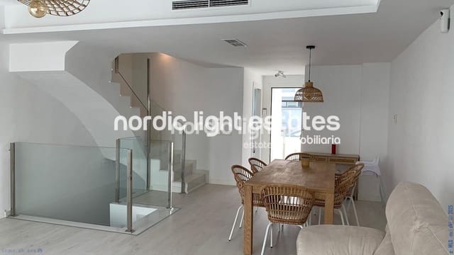 4 soverom Kjedet enebolig til salgs i Torre de Benagalbon, Rincón de la Victoria med svømmebasseng garasje - € 545 000 (Ref: 9210523)