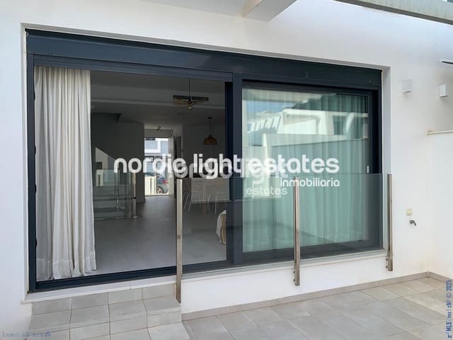 4 soverom Kjedet enebolig til salgs i Torre de Benagalbon, Rincón de la Victoria med svømmebasseng garasje - € 545 000 (Ref: 9210523)