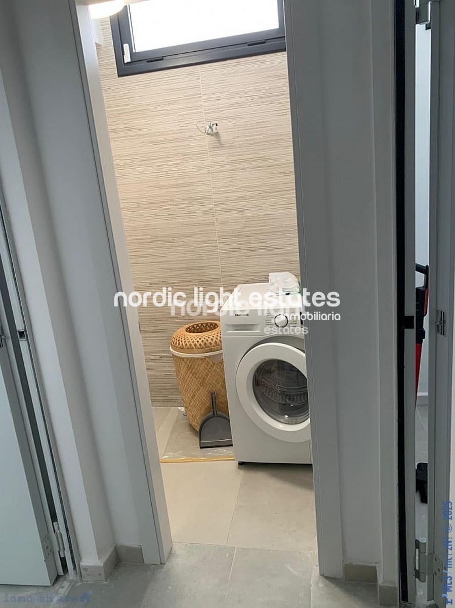 4 soveværelse Semi-Rækkehus til salg i Torre de Benagalbon med swimmingpool garage - € 545.000 (Ref: 9210523)