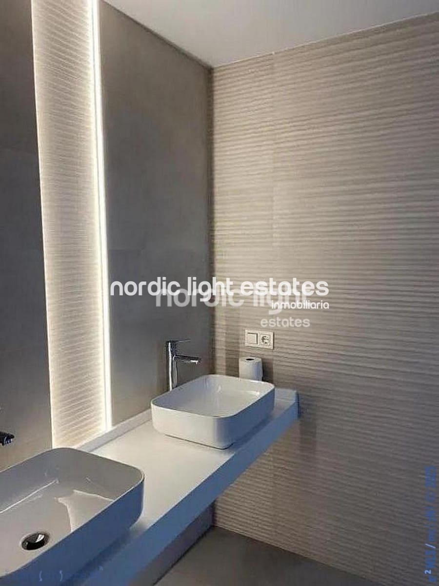 4 soveværelse Semi-Rækkehus til salg i Torre de Benagalbon med swimmingpool garage - € 545.000 (Ref: 9210523)