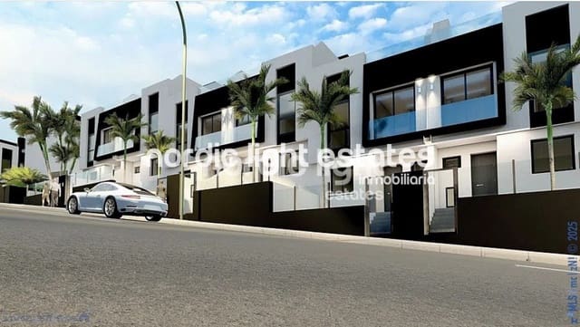 4 soverom Kjedet enebolig til salgs i Torre de Benagalbon, Rincón de la Victoria med svømmebasseng garasje - € 545 000 (Ref: 9210523)