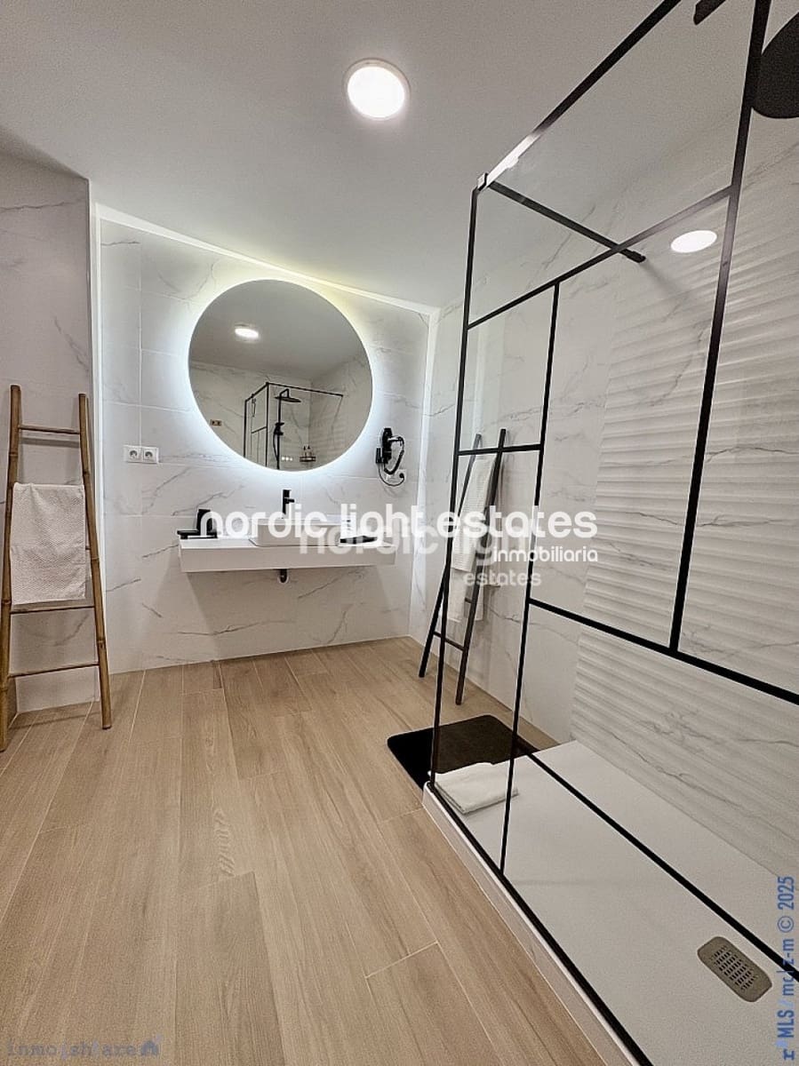 5 makuuhuone Paritalo myytävänä paikassa Caleta de Velez mukana 
autotalli - 730 000 € (Ref: 9221461)