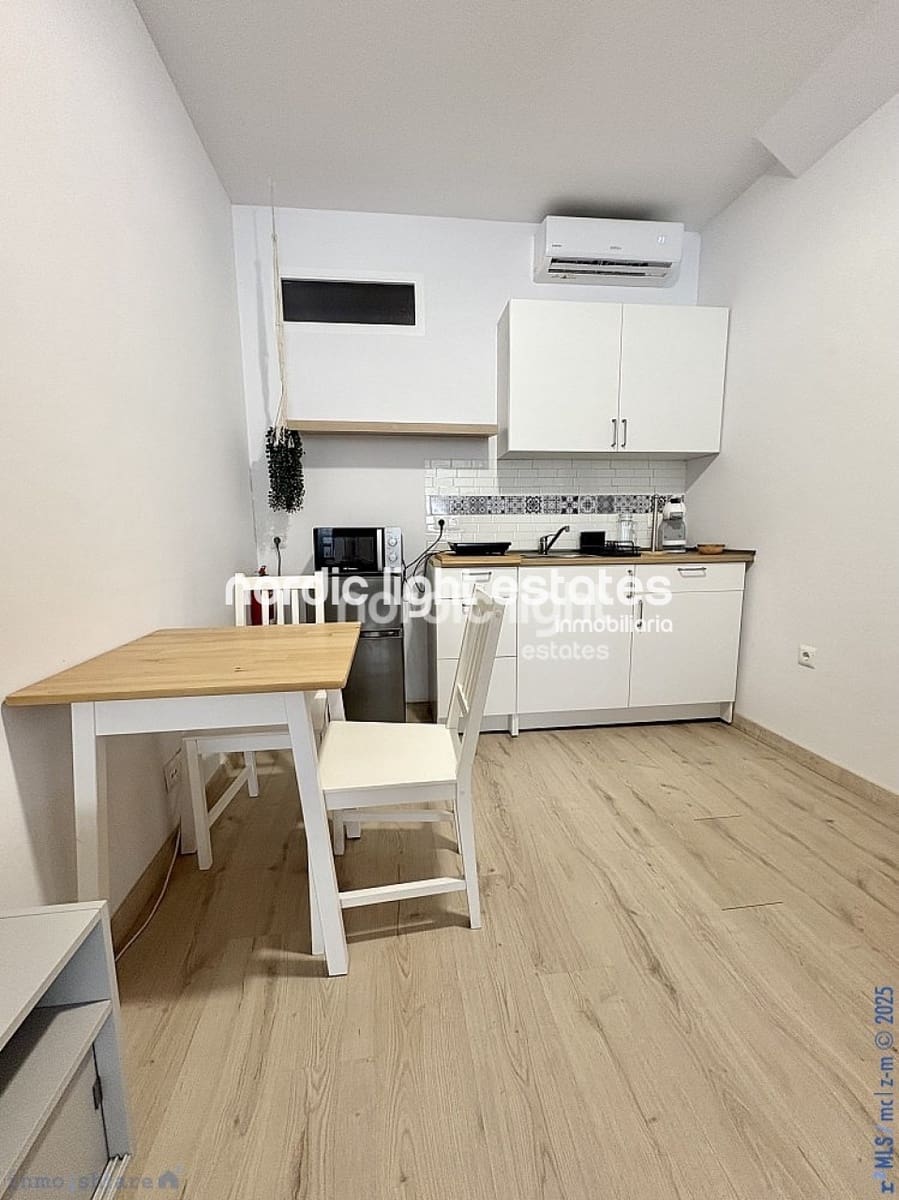 5 makuuhuone Paritalo myytävänä paikassa Caleta de Velez mukana 
autotalli - 730 000 € (Ref: 9221461)