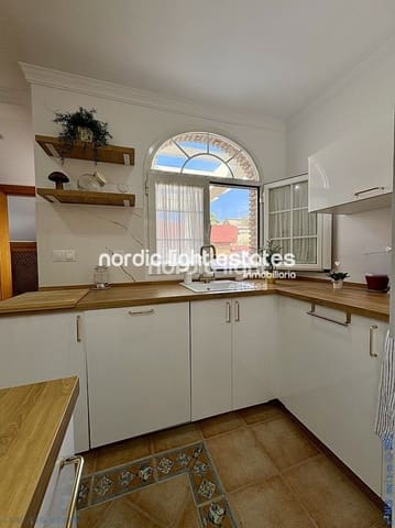 5 soverom Kjedet enebolig til salgs i Caleta de Vélez, Vélez-Málaga med garasje - € 730 000 (Ref: 9221461)