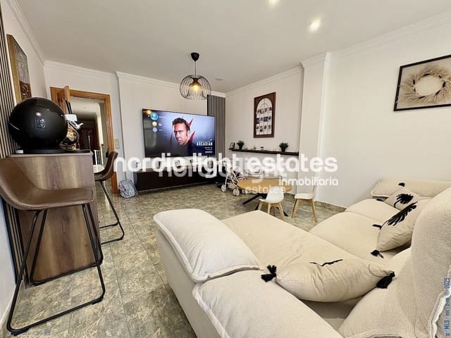 5 soverom Kjedet enebolig til salgs i Caleta de Vélez, Vélez-Málaga med garasje - € 730 000 (Ref: 9221461)