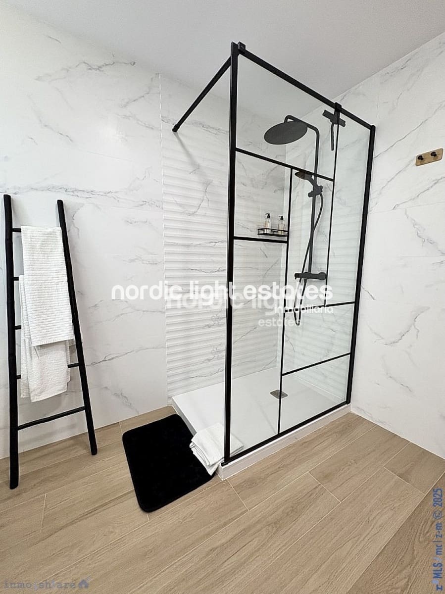 5 makuuhuone Paritalo myytävänä paikassa Caleta de Velez mukana 
autotalli - 730 000 € (Ref: 9221461)