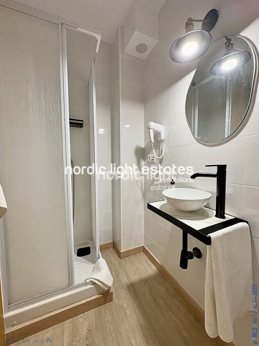 5 makuuhuone Paritalo myytävänä paikassa Caleta de Velez mukana 
autotalli - 730 000 € (Ref: 9221461)