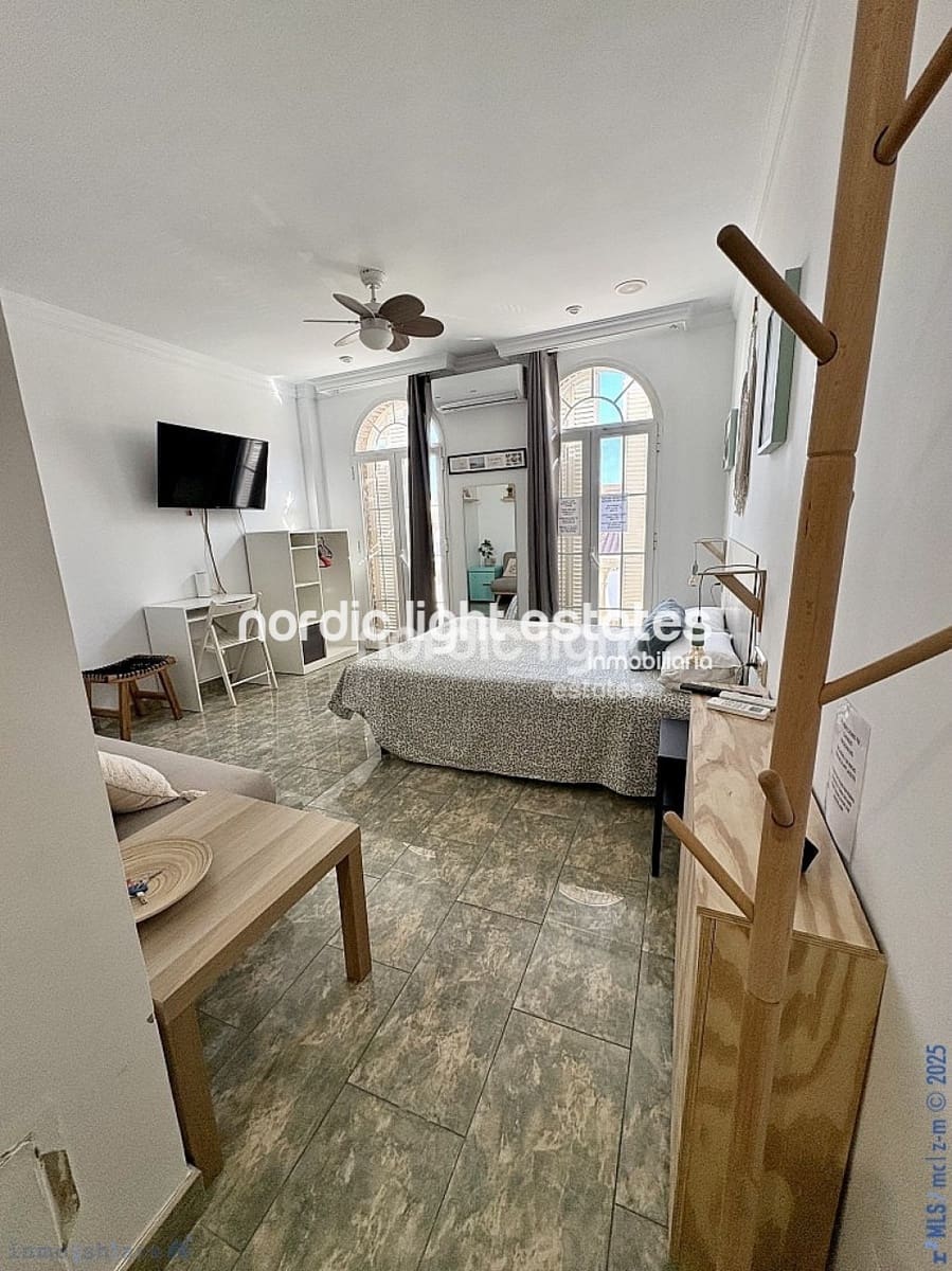 5 makuuhuone Paritalo myytävänä paikassa Caleta de Velez mukana 
autotalli - 730 000 € (Ref: 9221461)