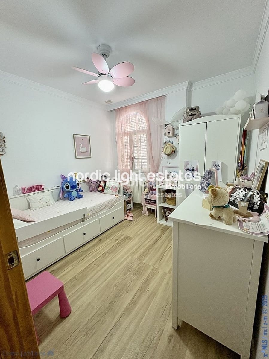 5 makuuhuone Paritalo myytävänä paikassa Caleta de Velez mukana 
autotalli - 730 000 € (Ref: 9221461)