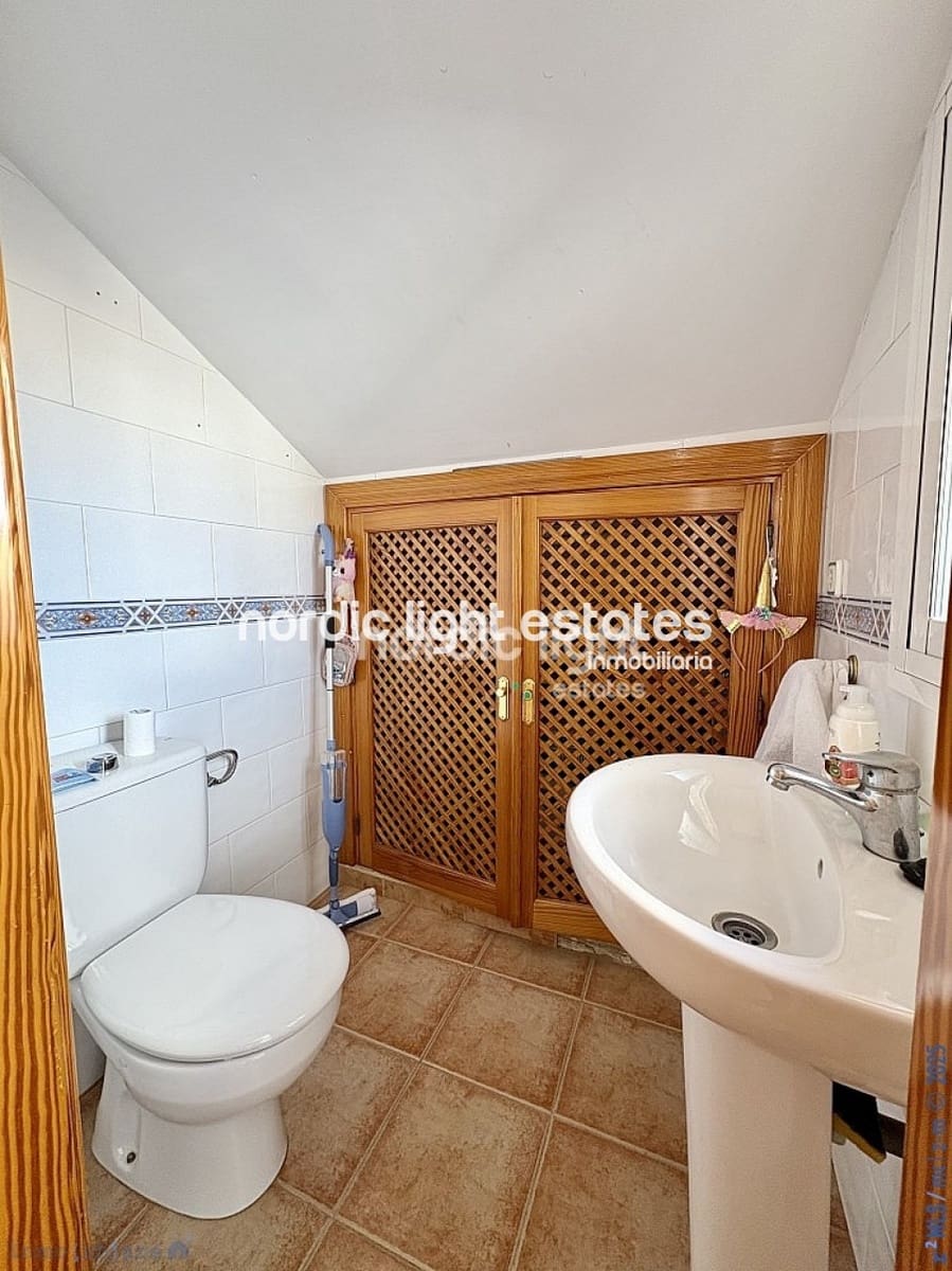 5 makuuhuone Paritalo myytävänä paikassa Caleta de Velez mukana 
autotalli - 730 000 € (Ref: 9221461)