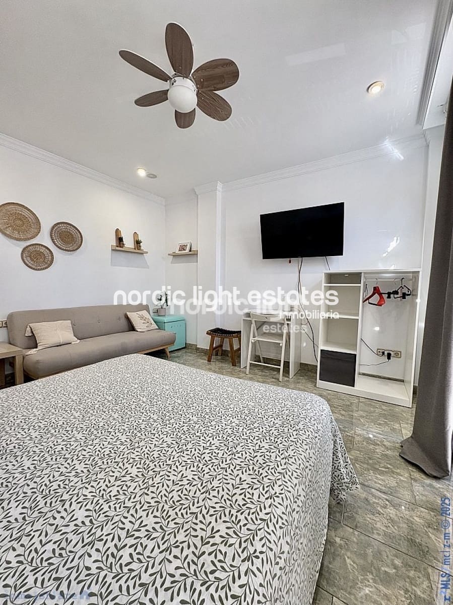 5 makuuhuone Paritalo myytävänä paikassa Caleta de Velez mukana 
autotalli - 730 000 € (Ref: 9221461)