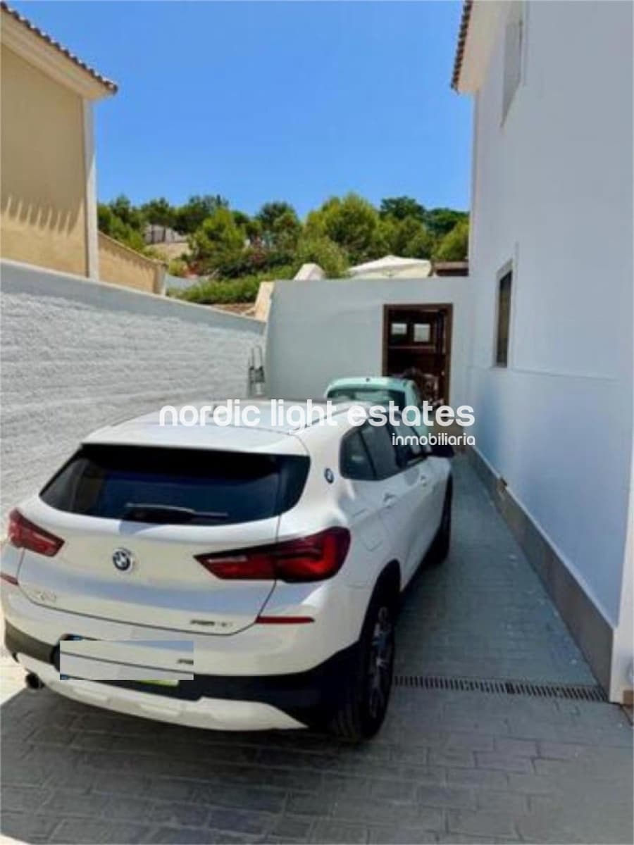 3 soverom Kjedet enebolig til salgs i Malaga by med svømmebasseng - € 525 000 (Ref: 9227343)