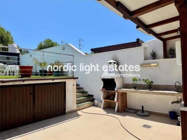 3 Zimmer Doppelhaus zu verkaufen in Málaga Stadt mit Pool - 525.000 € (Ref: 9227343)