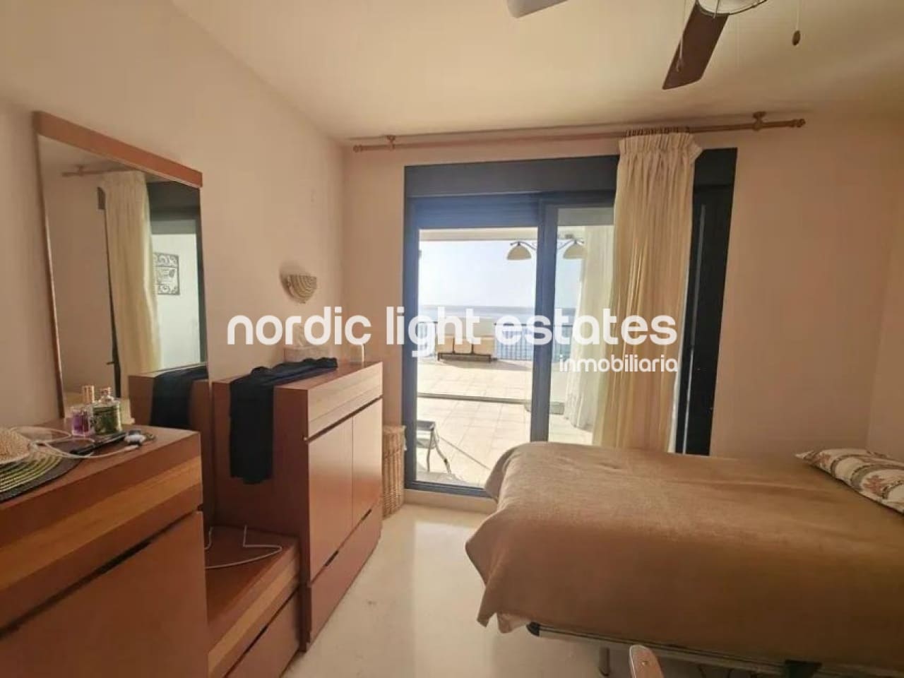 Apartamento de 3 habitaciones en Torrox-Costa en venta con piscina garaje - 520.000 € (Ref: 9227668)