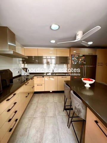 4 sovrum Lägenhet till salu i Pacifico, Málaga stad med pool garage - 835 000 € (Ref: 9227669)