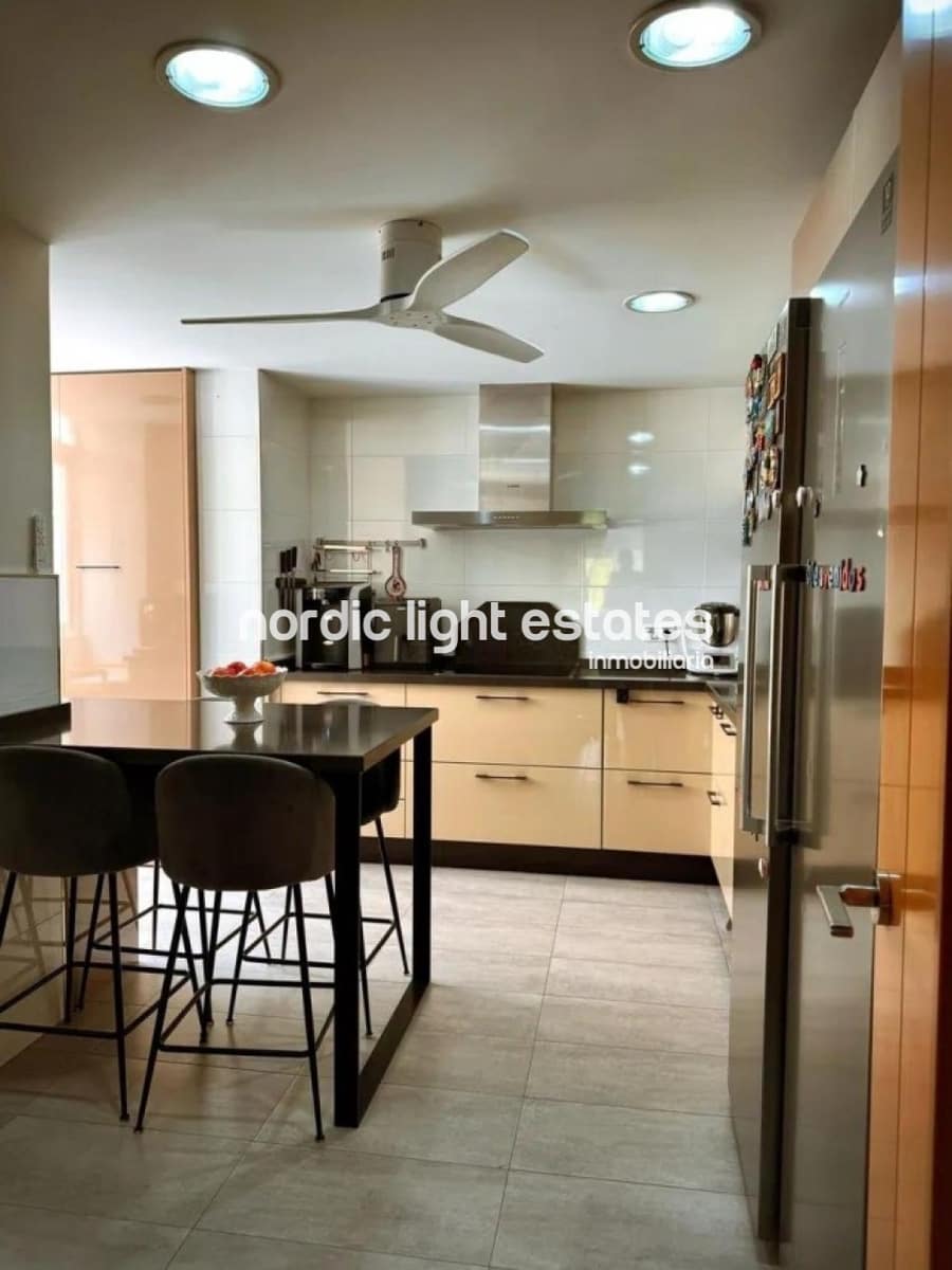 4 sypialnia Mieszkanie na sprzedaż w Miasto Malaga z basenem garażem - 835 000 € (Ref: 9227669)