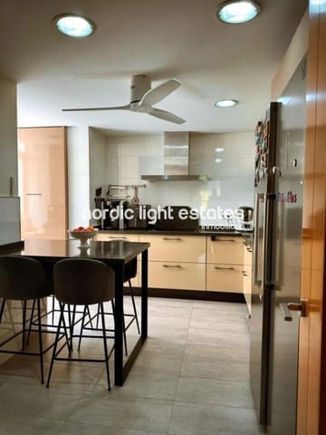 4 sovrum Lägenhet till salu i Pacifico, Málaga stad med pool garage - 835 000 € (Ref: 9227669)