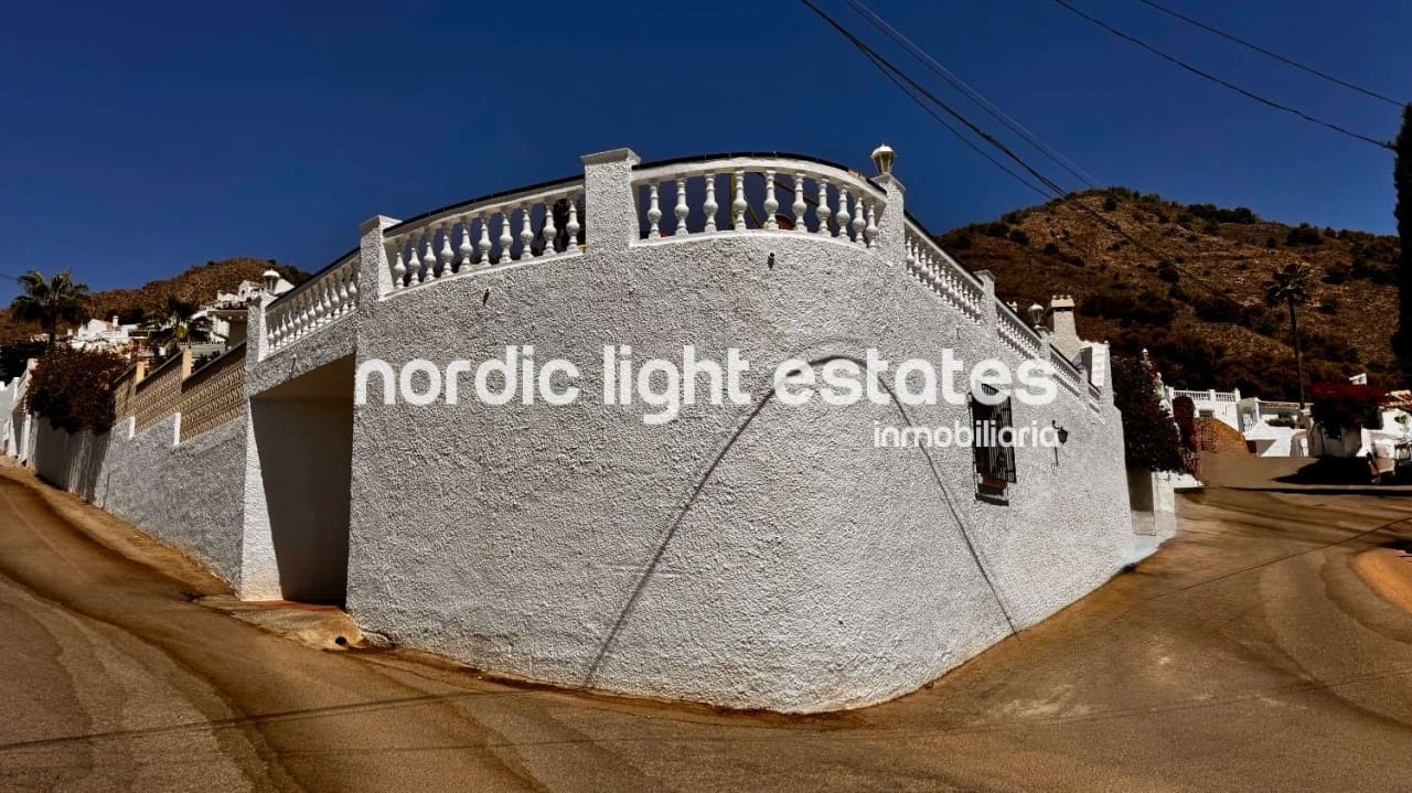 3 bedroom Villa for sale in Nerja with pool garage - € 650,000 (Ref: 9231388)