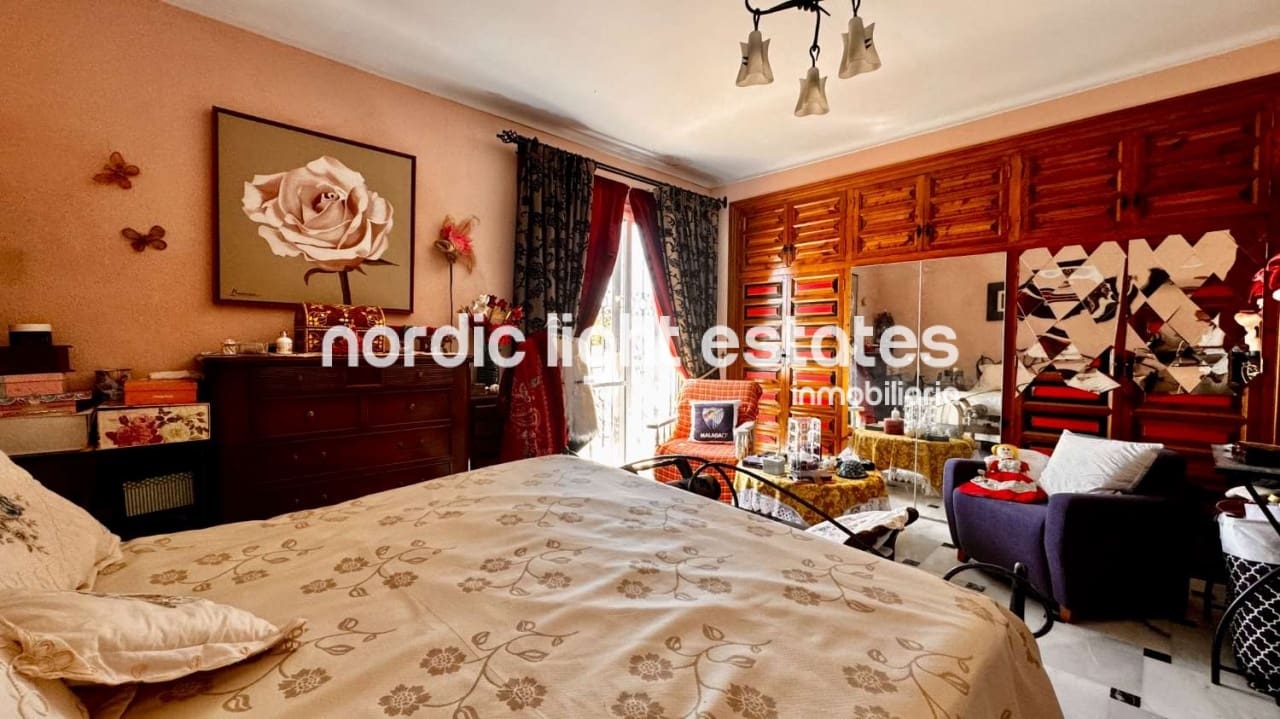 3 bedroom Villa for sale in Nerja with pool garage - € 650,000 (Ref: 9231388)