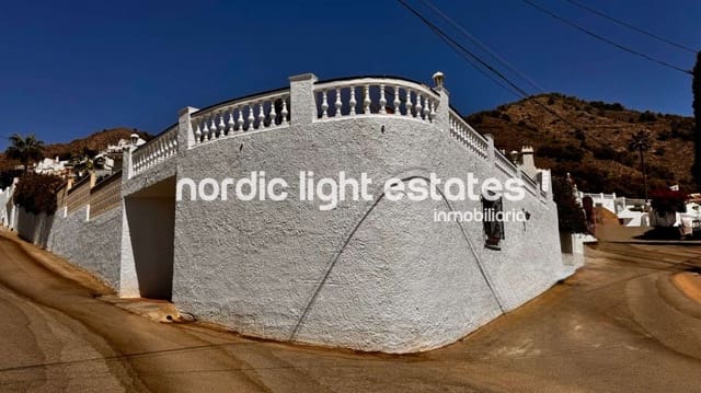 3 bedroom Villa for sale in Nerja with pool garage - € 650,000 (Ref: 9231388)