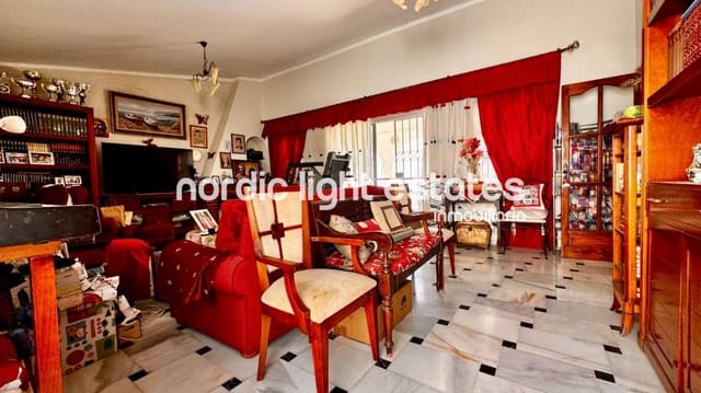 3 bedroom Villa for sale in Nerja with pool garage - € 650,000 (Ref: 9231388)