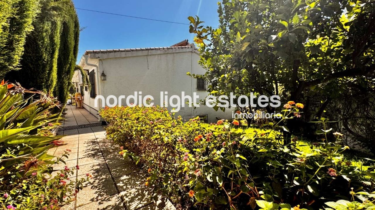 3 bedroom Villa for sale in Nerja with pool garage - € 650,000 (Ref: 9231388)