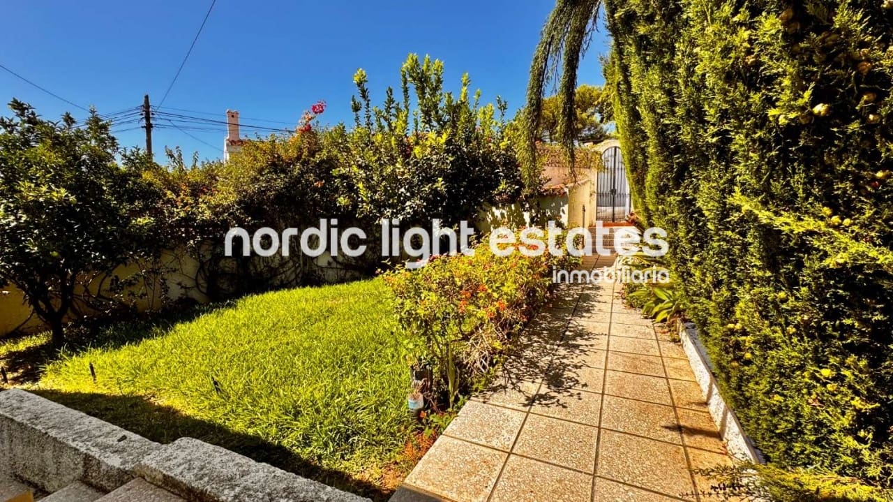 3 bedroom Villa for sale in Nerja with pool garage - € 650,000 (Ref: 9231388)