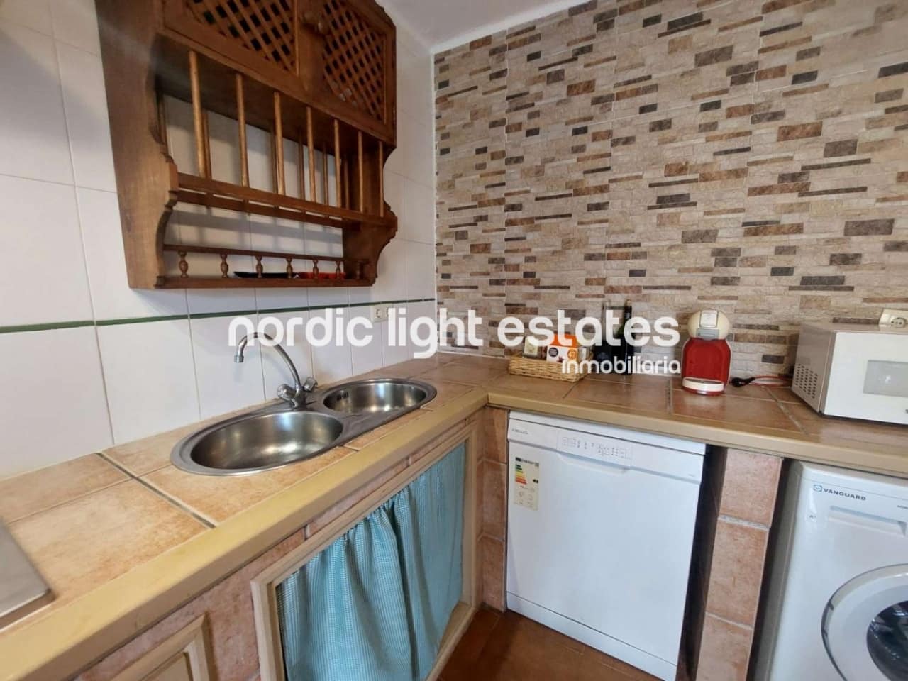 2 soveværelse Finca/Landehus til salg i Frigiliana med swimmingpool garage - € 520.000 (Ref: 9249400)