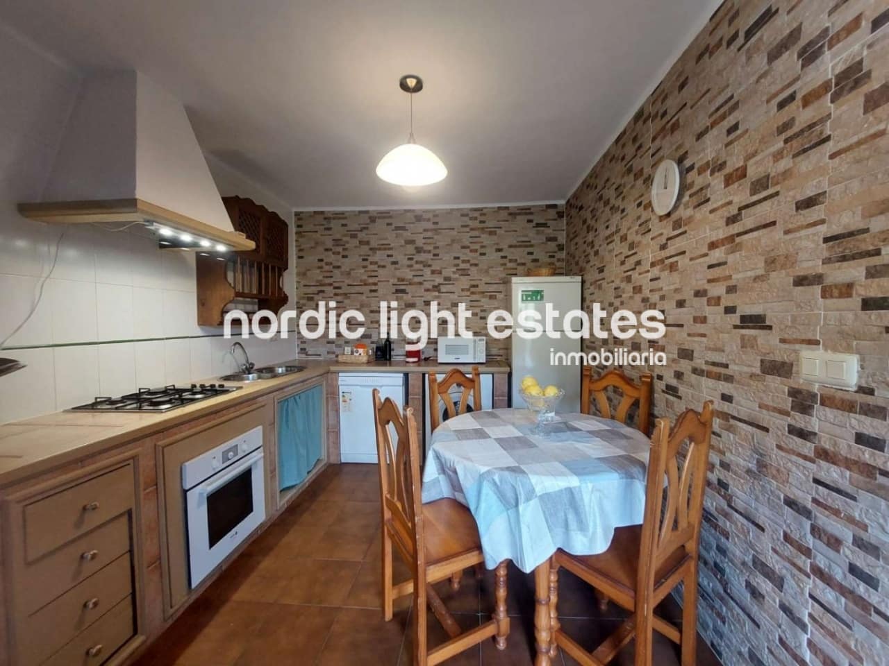 2 soveværelse Finca/Landehus til salg i Frigiliana med swimmingpool garage - € 520.000 (Ref: 9249400)