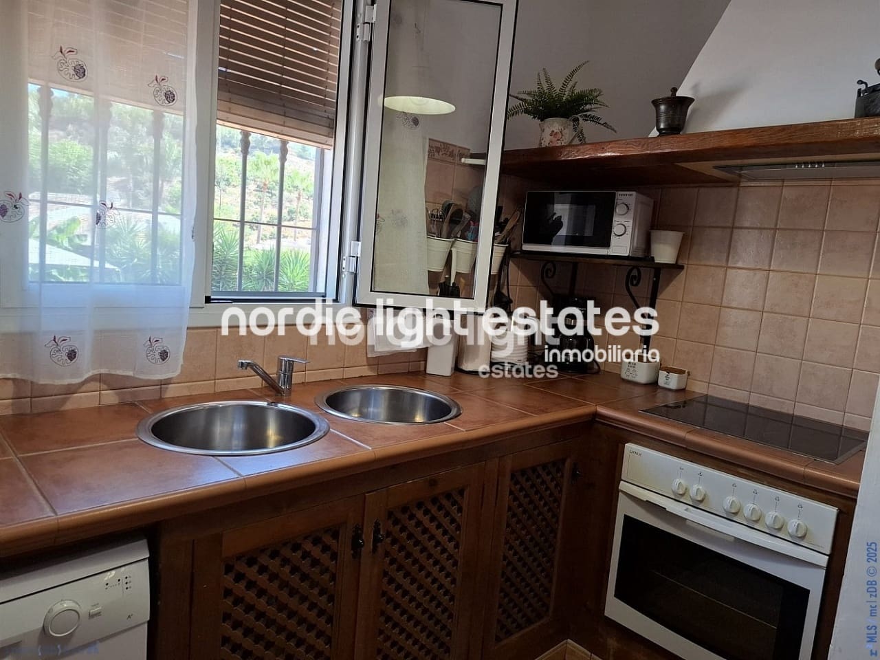 2 soverom Finca/Herregård til salgs i Frigiliana med svømmebasseng garasje - € 365 000 (Ref: 9249401)