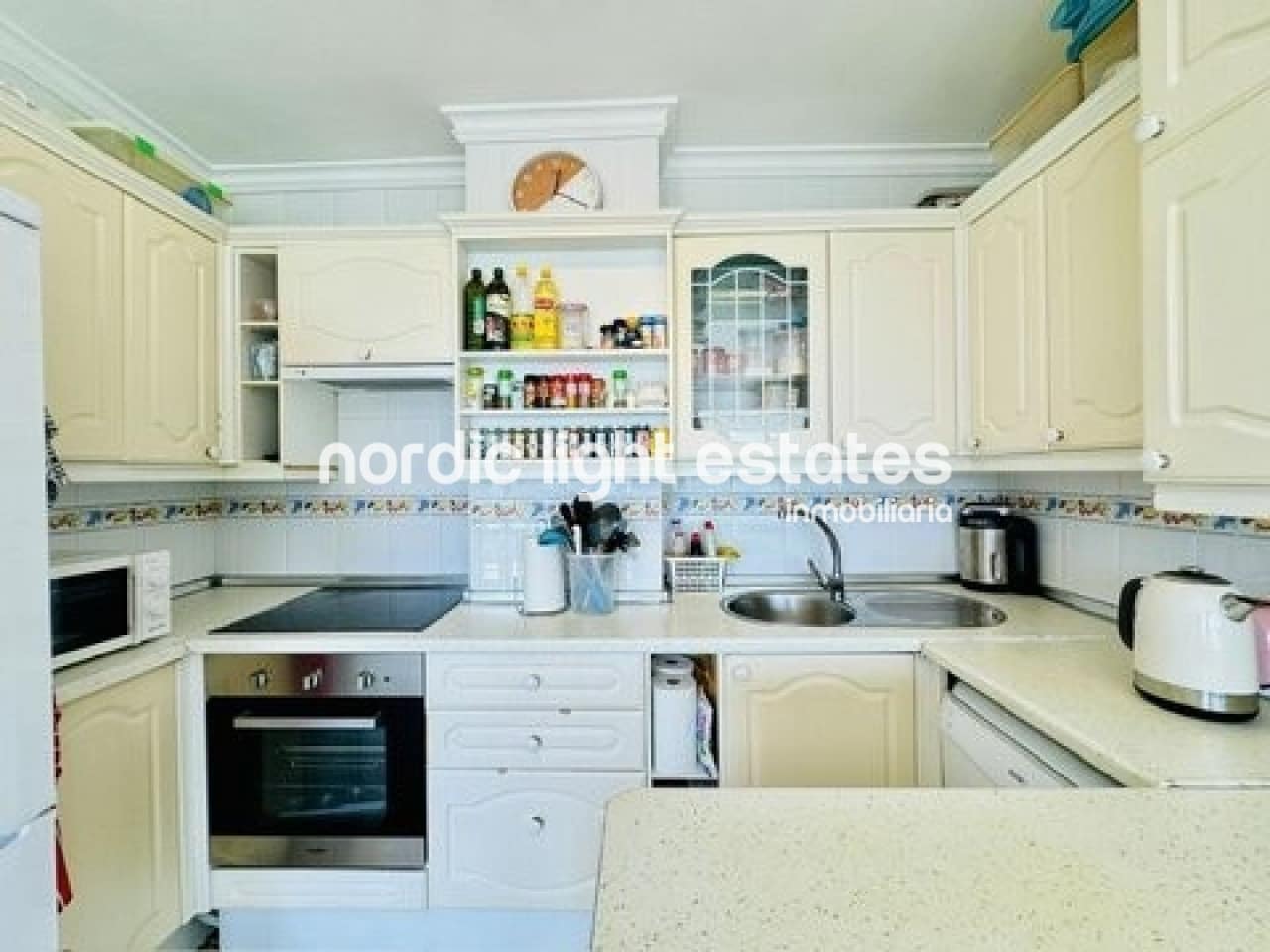 2 bedroom Apartment for sale in Torrox-Costa with pool garage - € 247,000 (Ref: 9271388)