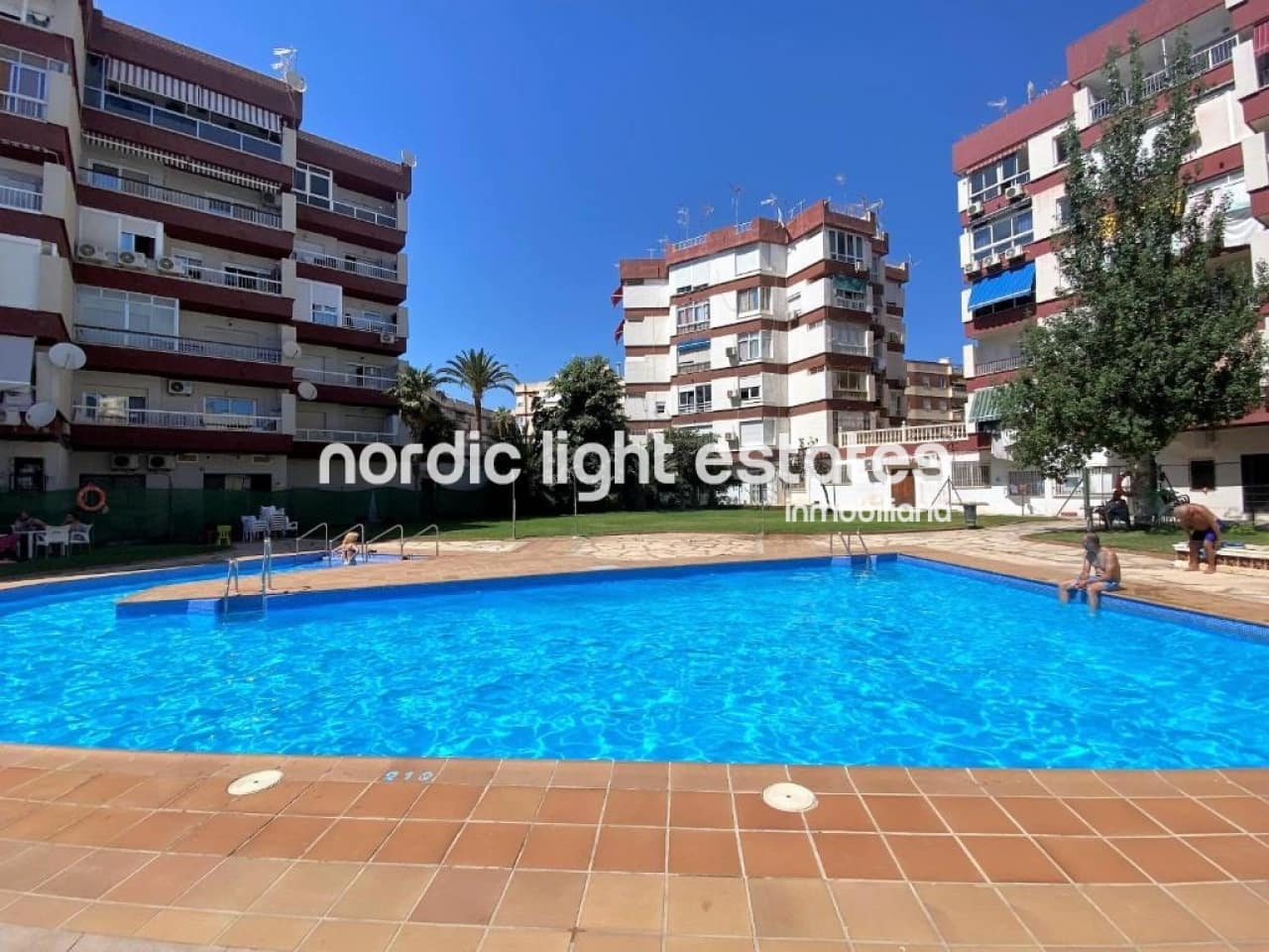 1 soveværelse Lejlighed til salg i Nerja med swimmingpool - € 229.000 (Ref: 9274051)