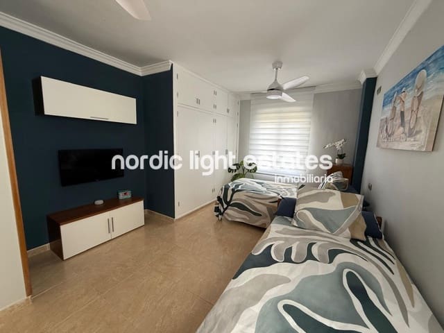 3 soveværelse Lejlighed til leje i Nerja - € 850 (Ref: 9293485)