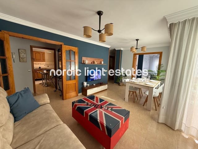 3 soveværelse Lejlighed til leje i Nerja - € 850 (Ref: 9293485)