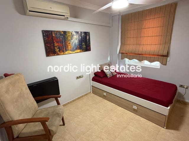 3 soveværelse Lejlighed til leje i Nerja - € 850 (Ref: 9293485)