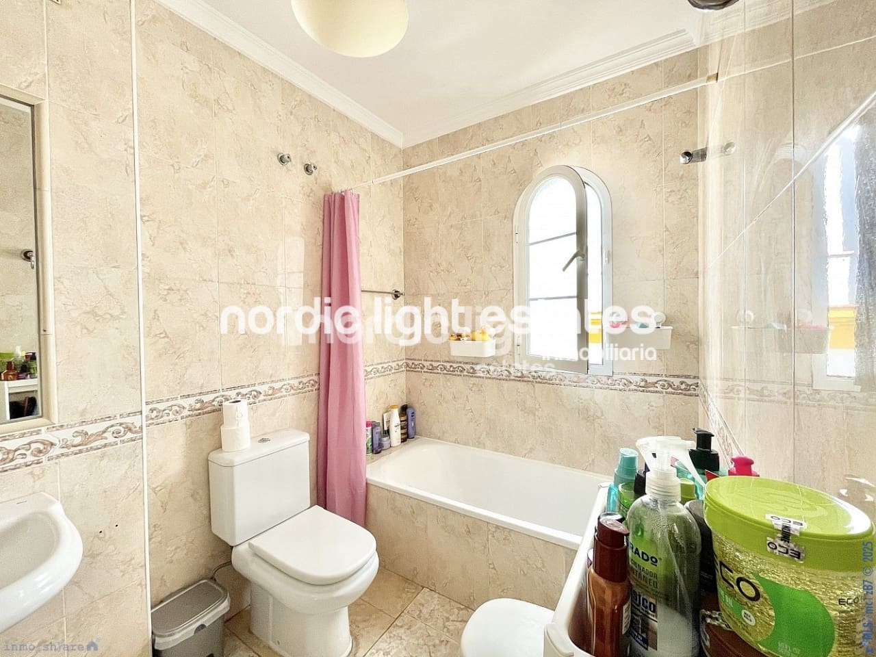 3 soveværelse Semi-Rækkehus til salg i Torrox med garage - € 269.000 (Ref: 9293821)