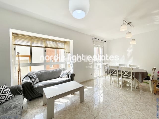 3 soveværelse Semi-Rækkehus til salg i Torrox med garage - € 269.000 (Ref: 9293821)