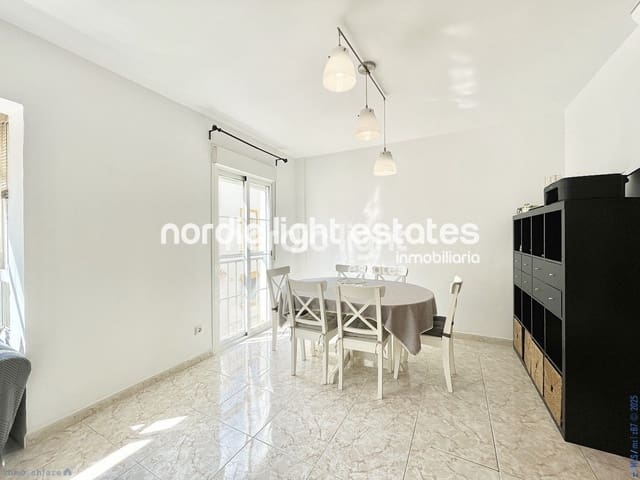 3 soveværelse Semi-Rækkehus til salg i Torrox med garage - € 269.000 (Ref: 9293821)