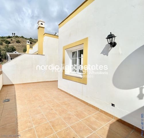 3 soveværelse Semi-Rækkehus til salg i Torrox med garage - € 269.000 (Ref: 9293821)