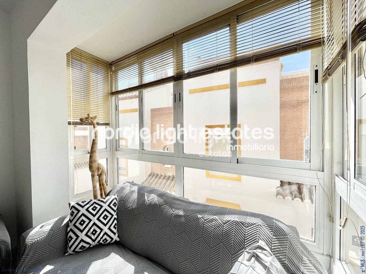 3 soveværelse Semi-Rækkehus til salg i Torrox med garage - € 269.000 (Ref: 9293821)