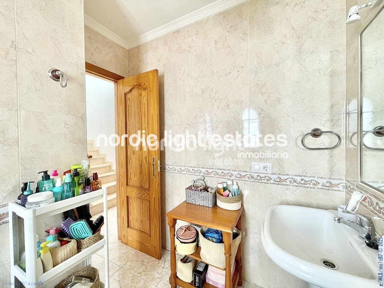 3 soveværelse Semi-Rækkehus til salg i Torrox med garage - € 269.000 (Ref: 9293821)